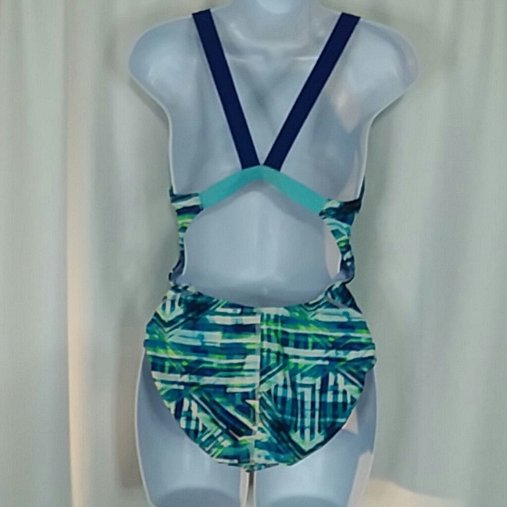 3/$20 Champion L Blue Pattern Swimsuit - Picture 4 of 7